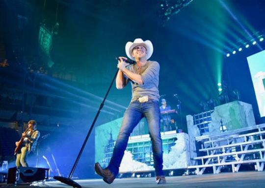 Justin Moore at Mesa Amphitheater